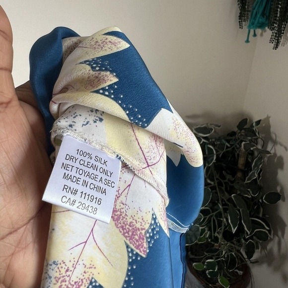 Yumi Kim Silk Floral Kimono Chinese Style Blouse Top Size S Blue White - Picture 6 of 8
